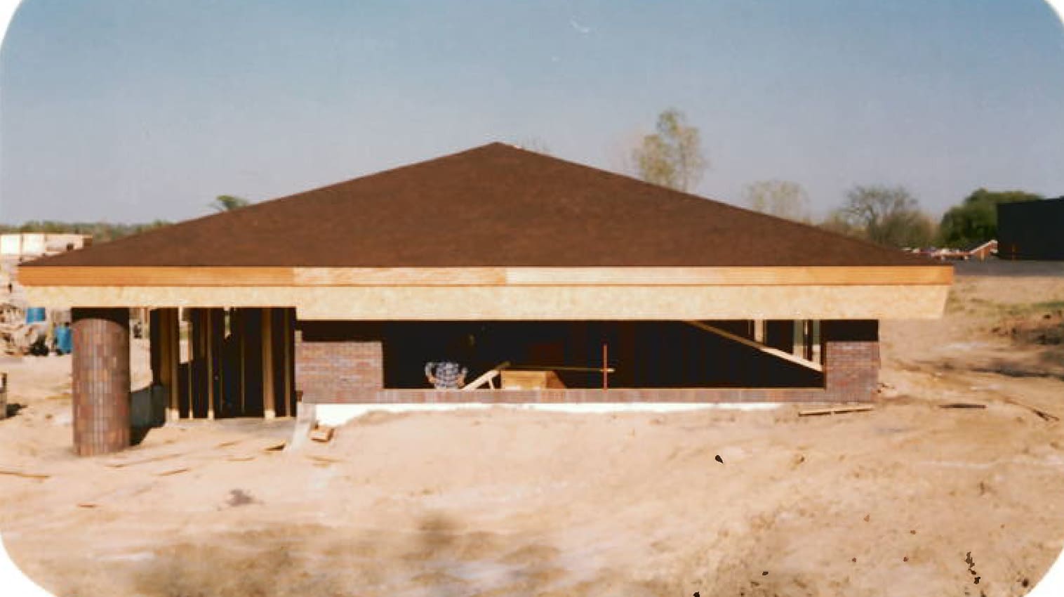 First Kamps Pallets corporate building in the 1980s
