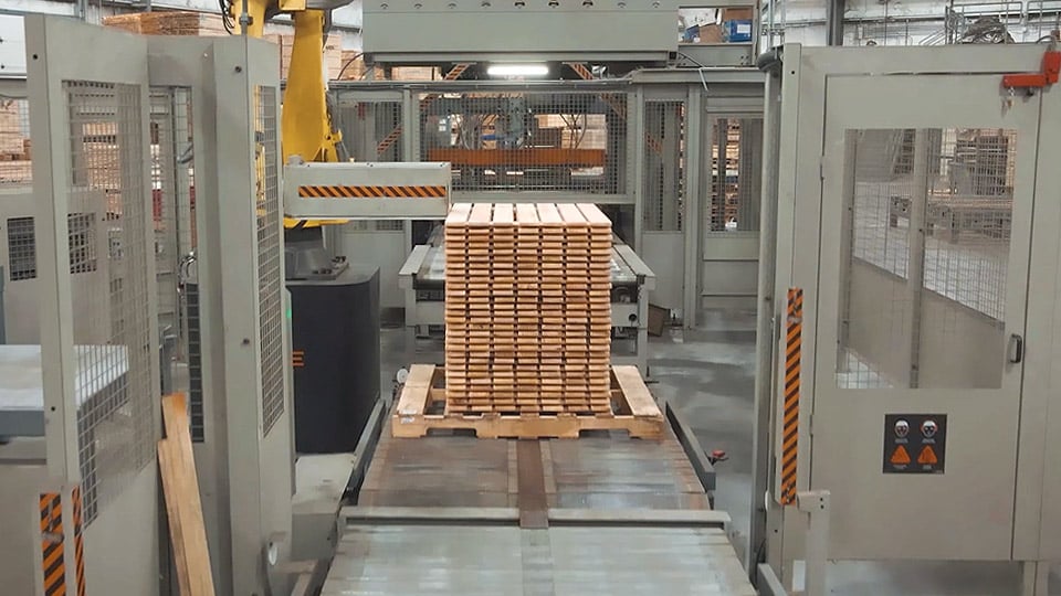 Pallet sorting robot at The Rock