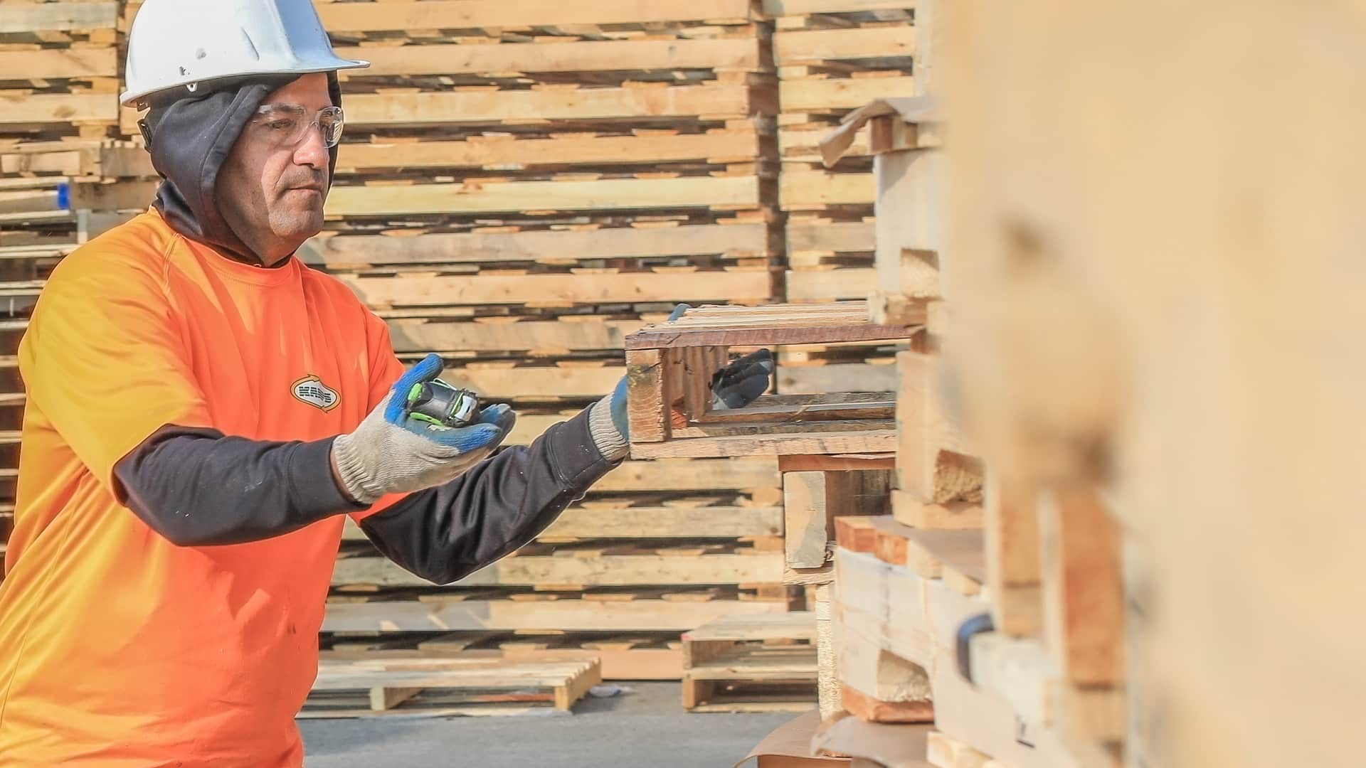 We Buy Pallets Sell Your Pallets in Bulk to Kamps